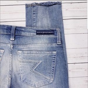 Rock & Republic Berlin Light Wash Skinny Jeans 10